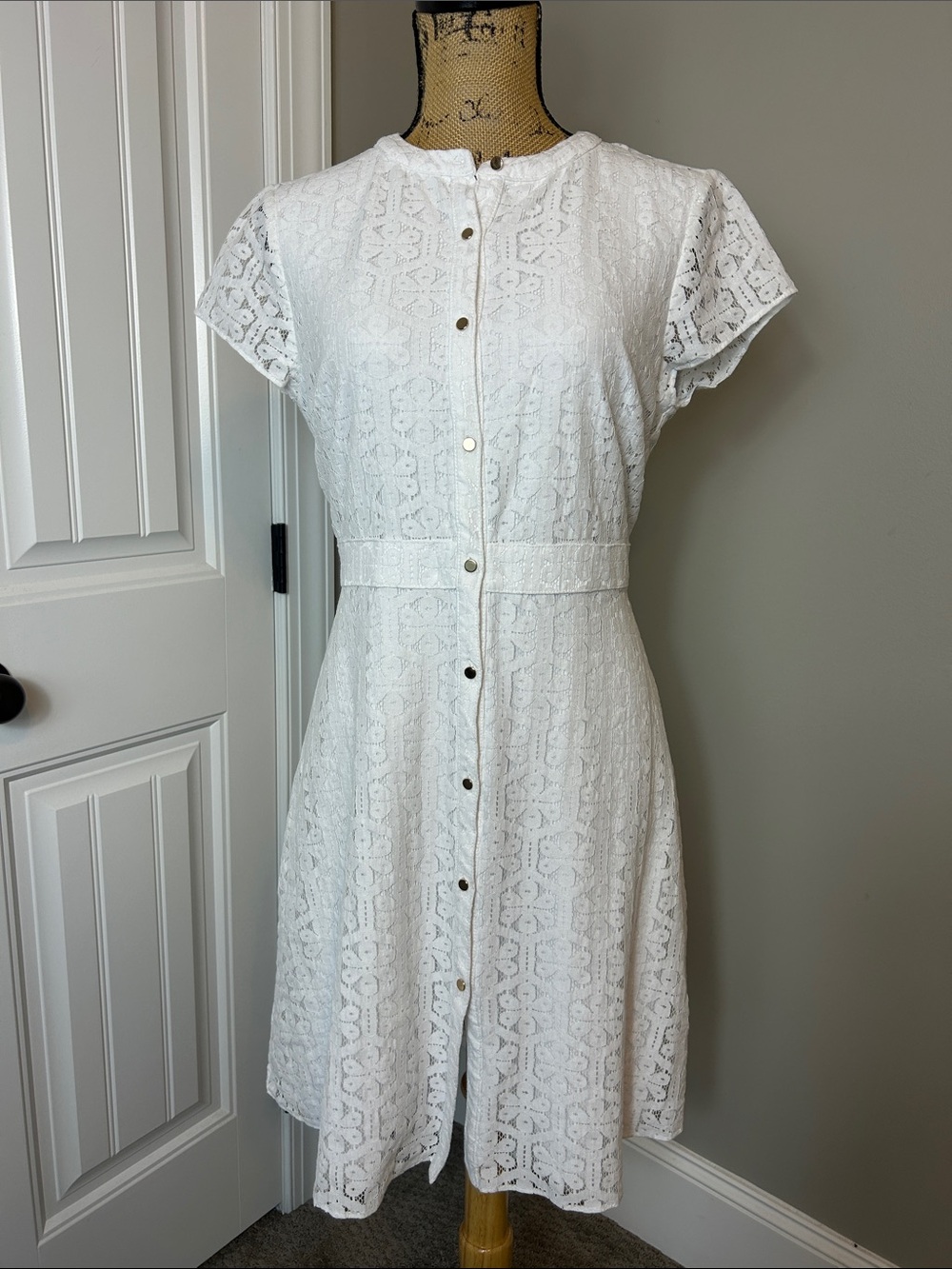 The Limited White lace dress 6 petite
